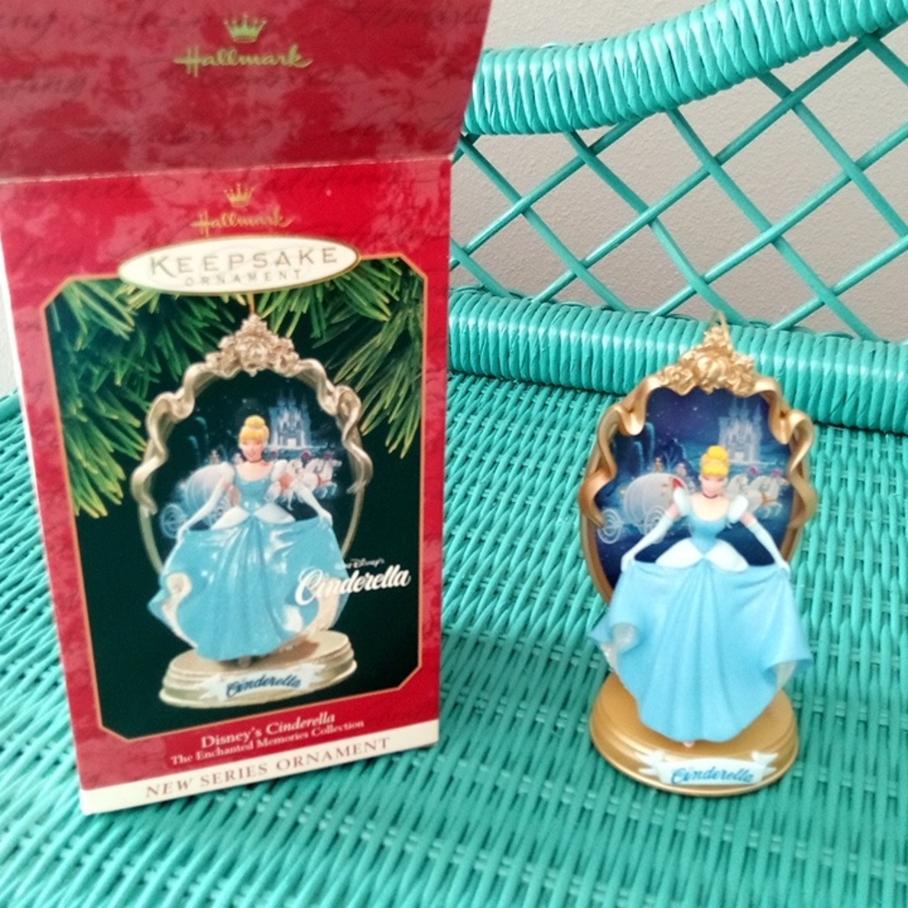 Vintage Hallmark Cinderella - Picture 6 of 8